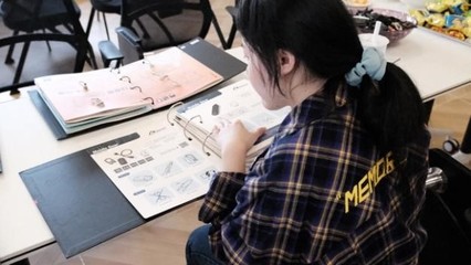 服裝學(xué)院師生赴浙江理工大學(xué)多耐福校外教學(xué)實(shí)踐基地考察時尚輔料行業(yè)與教具銷售